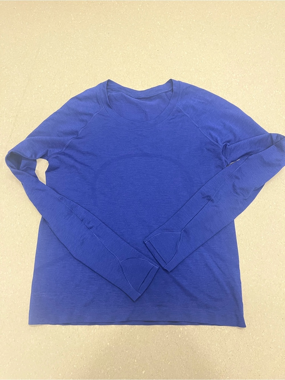 Like new Lululemon Swiftly Tech Long-Sleeve Shirt 2.0 Race Length size 10